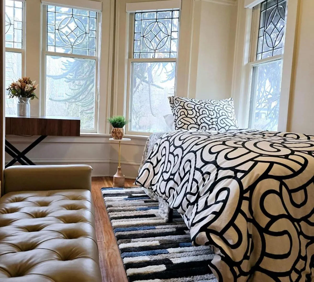 The Hunter House Bed And Breakfast Vancouver Bed & Breakfast